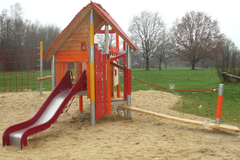 Spielkombination-Spielturm-Sandbaustelle-Sandkran-Kleinkinderhaus(6).jpg
